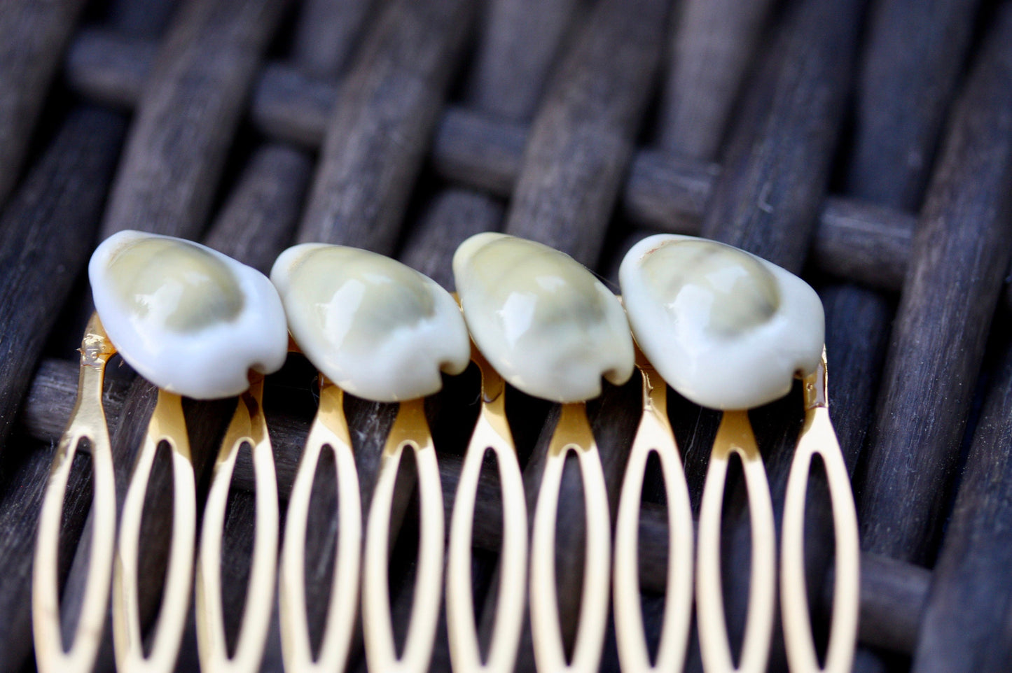 Stunning cowrie shell hair comb