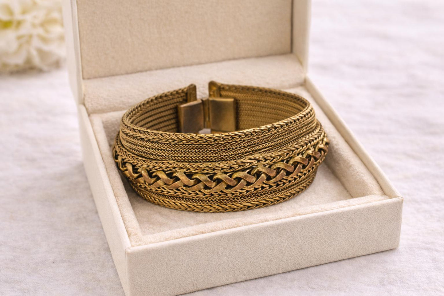 Vintage Gold Mesh Chain Bracelet, Wide Statement Bracelet, Textured Gold Tone Cuff, Chunky Vintage Bracelet, Retro Boho Jewelry