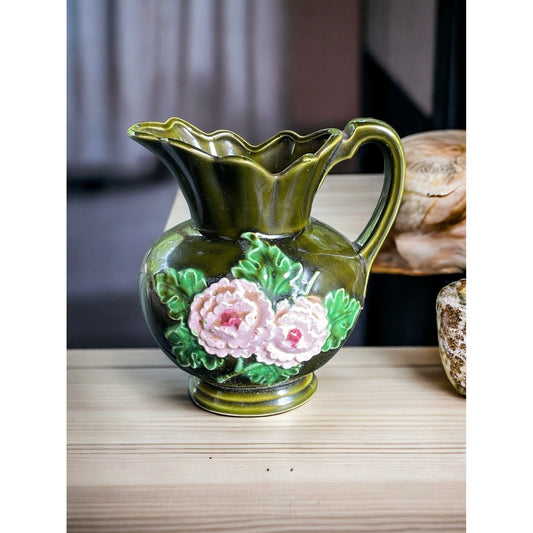 Stunning vintage pitcher - green with beutiful flowers