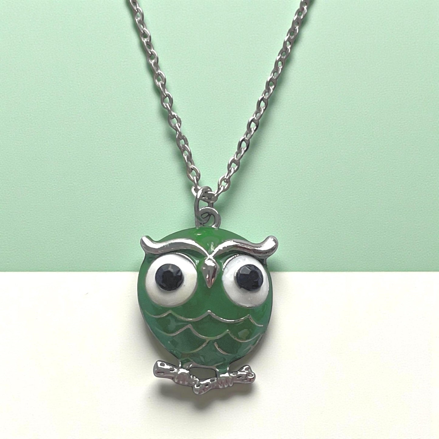 Vintage Green Enamel Owl Necklace Silver Tone Chain Cute Animal Pendant
