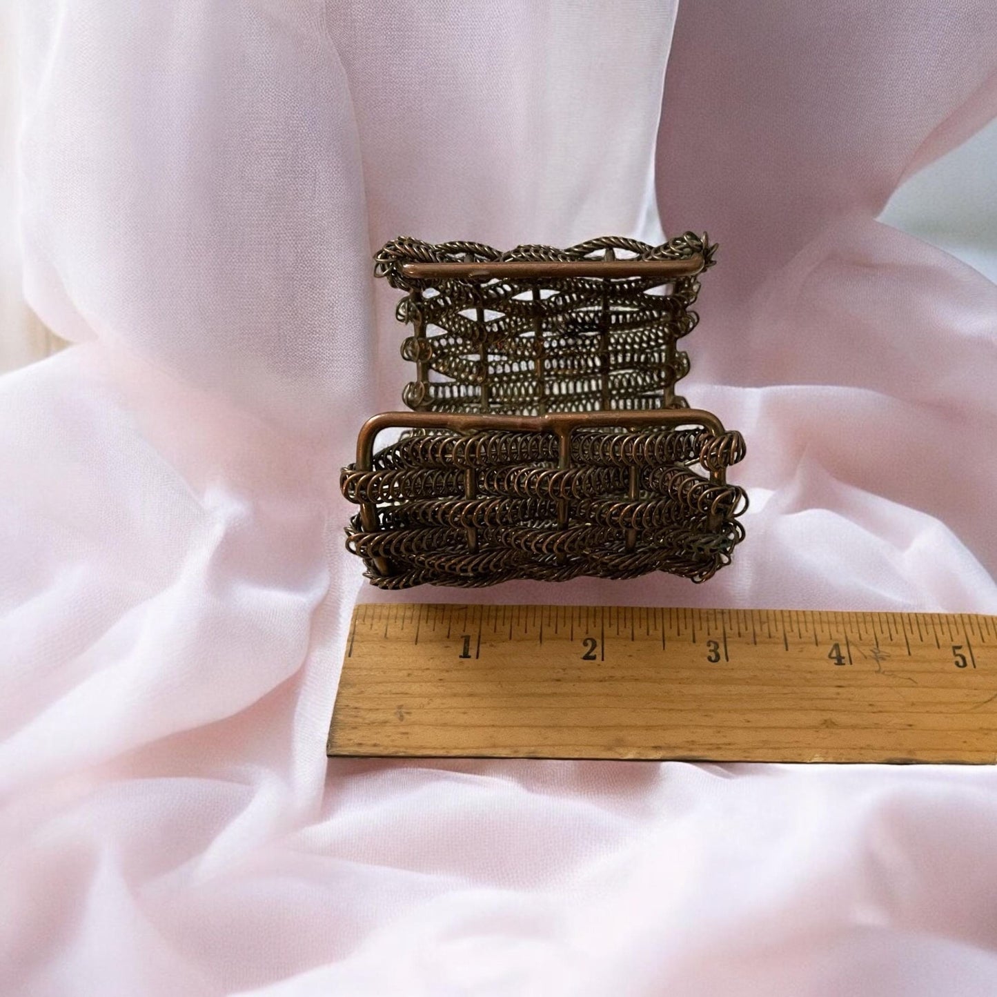 Stunning vintage brass mesh chain wide cuff bracelet, open weave spring twist, retro, MCM