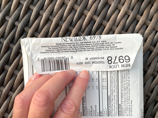 UNCUT Sewing Pattern from the 1990's - New Look 6978 - Misses' Jacket and Skirt - Sizes 8-18