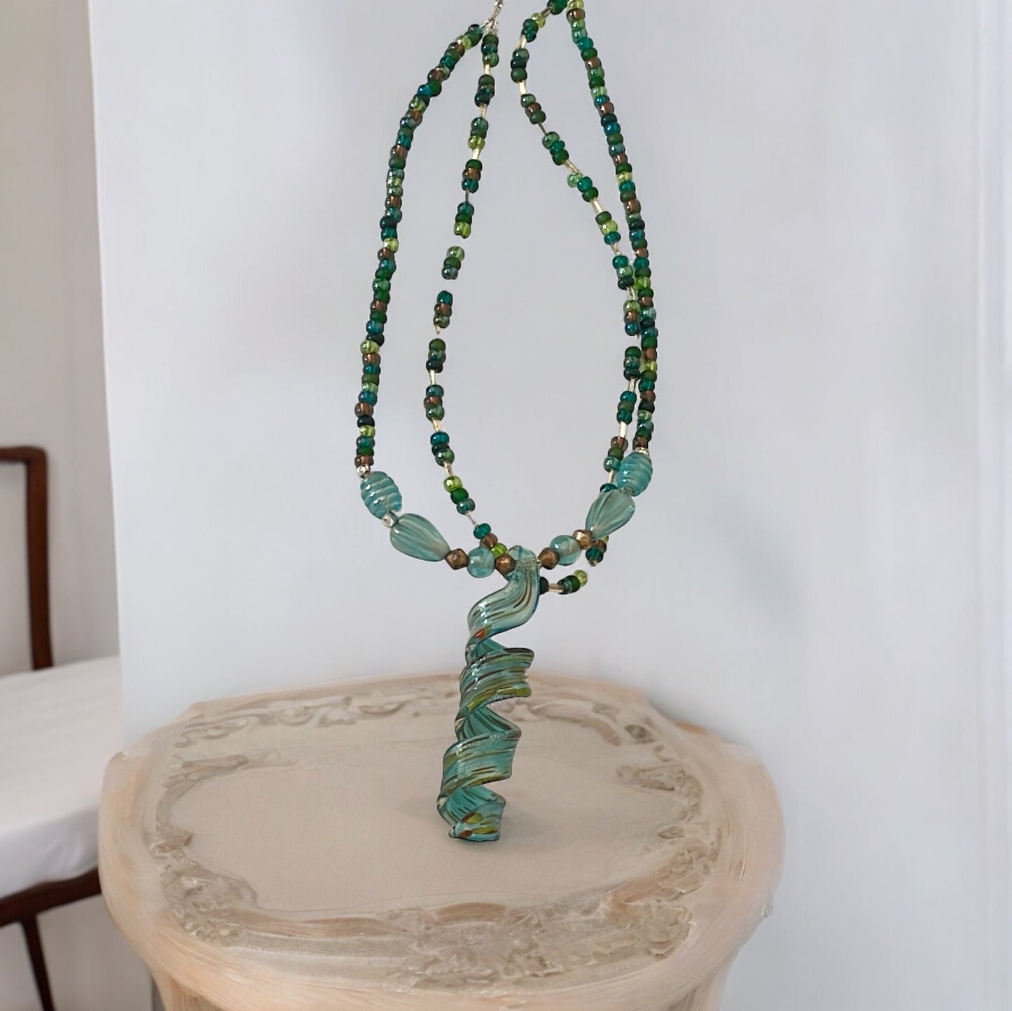 Stunning vintage art glass necklace