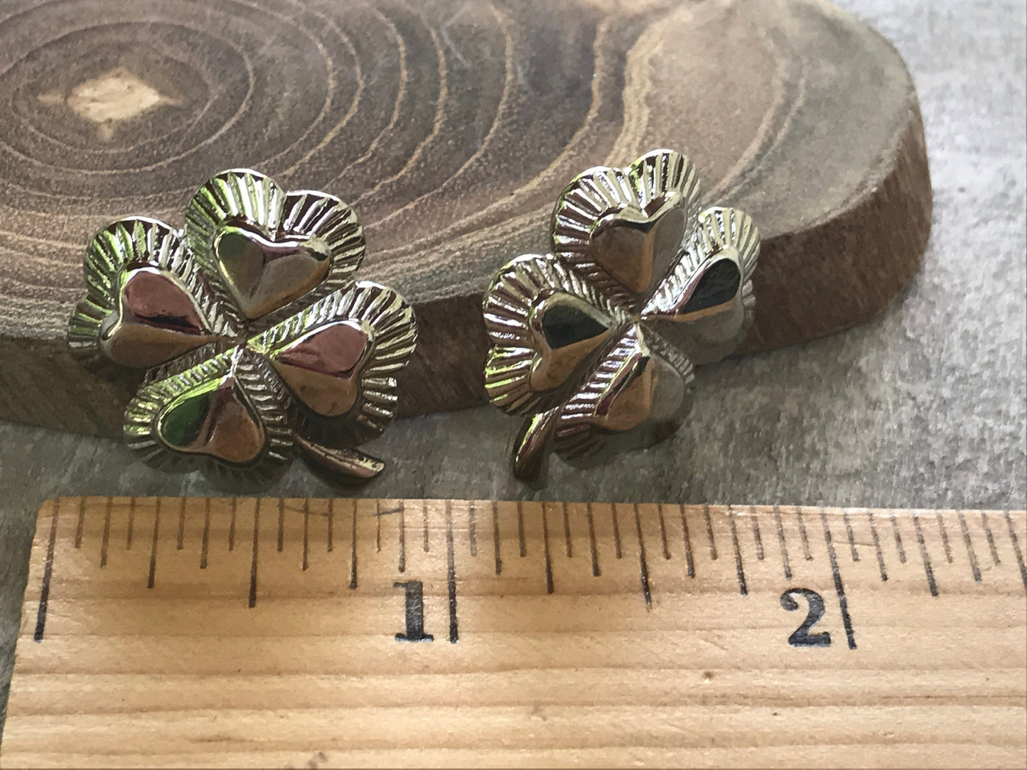 Unique 4-leaf clover shaped vintage silvertone earrings