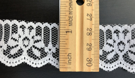 1" wide vintage white lace - by the yard