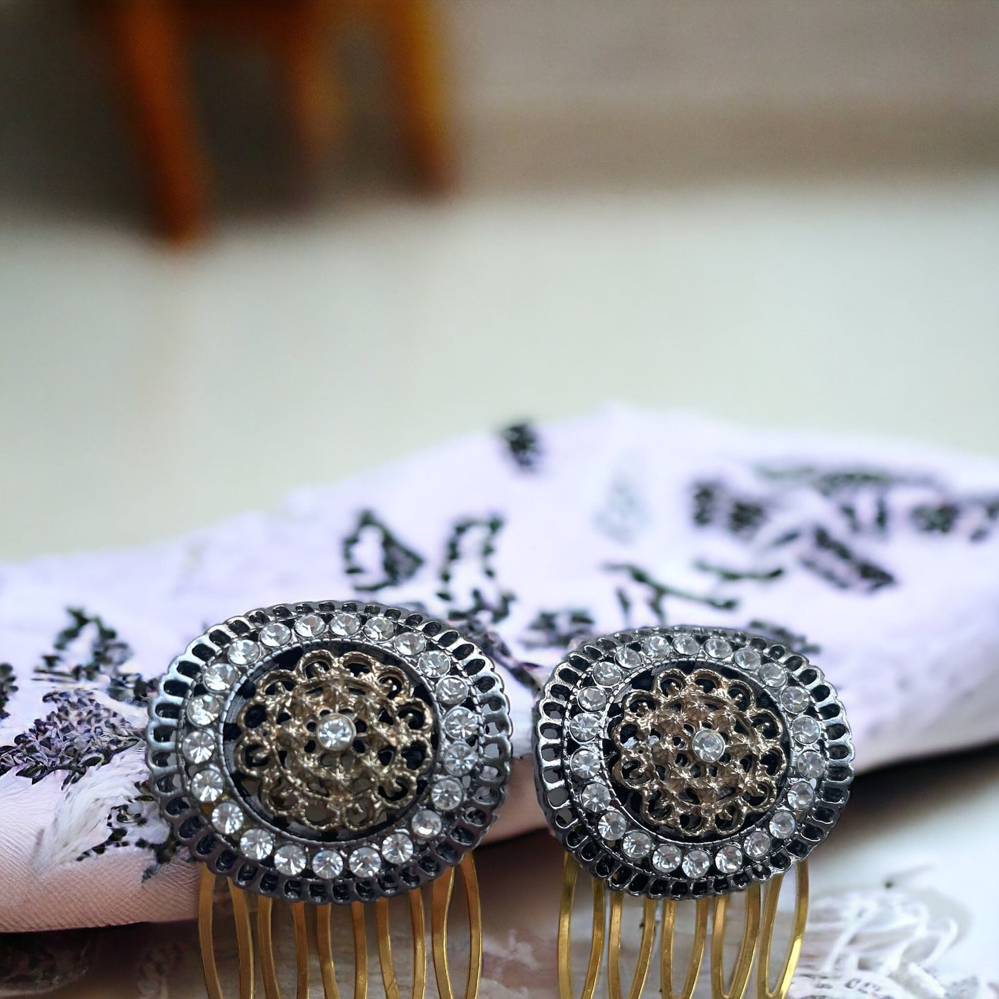 Pair of rhinestone studded 1" hair clips