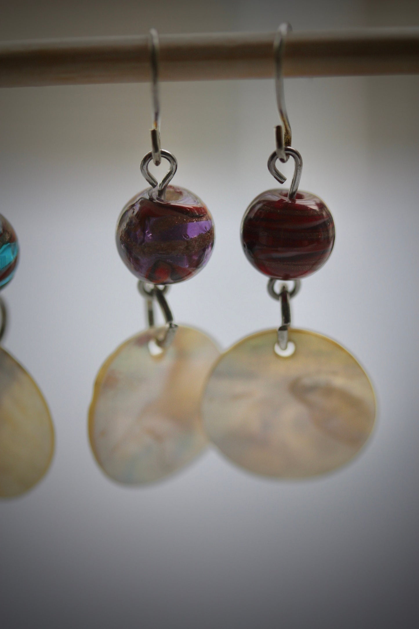 Simple dangle stunning vintage mother of pearl timeless dangle earrings with swirled art glass