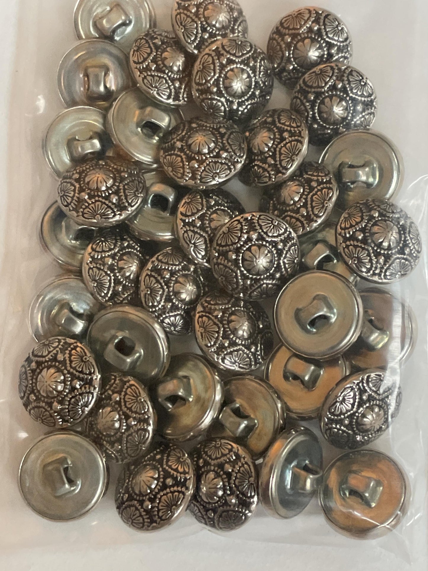 Stunning vintage patterned silvertone metal Buttons - approx. 8 mm