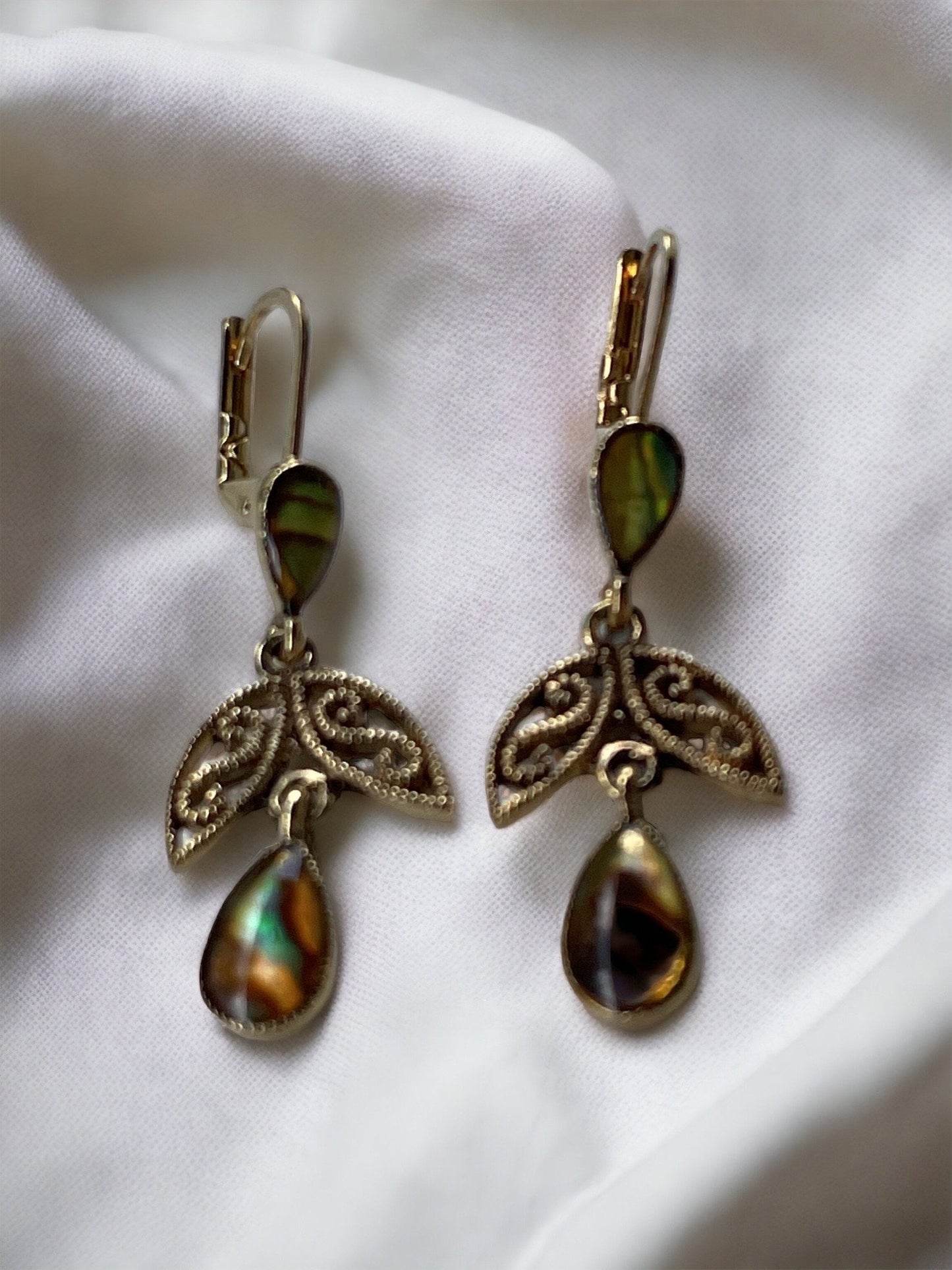 Stunning vintage faux abalone shell clip on dangle earrings