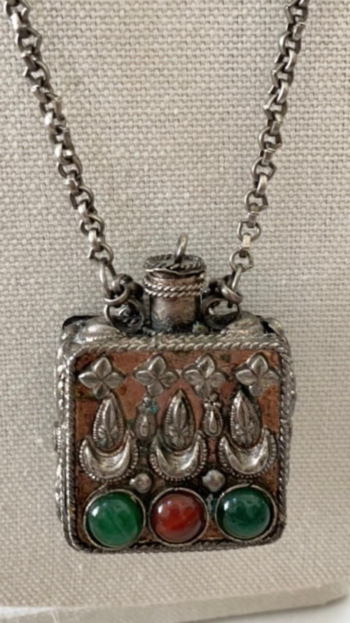 Stunning inlaid gemstone jeweled Tibetan Perfume Bottle Pendant Necklace, prayer box, snuff bottle