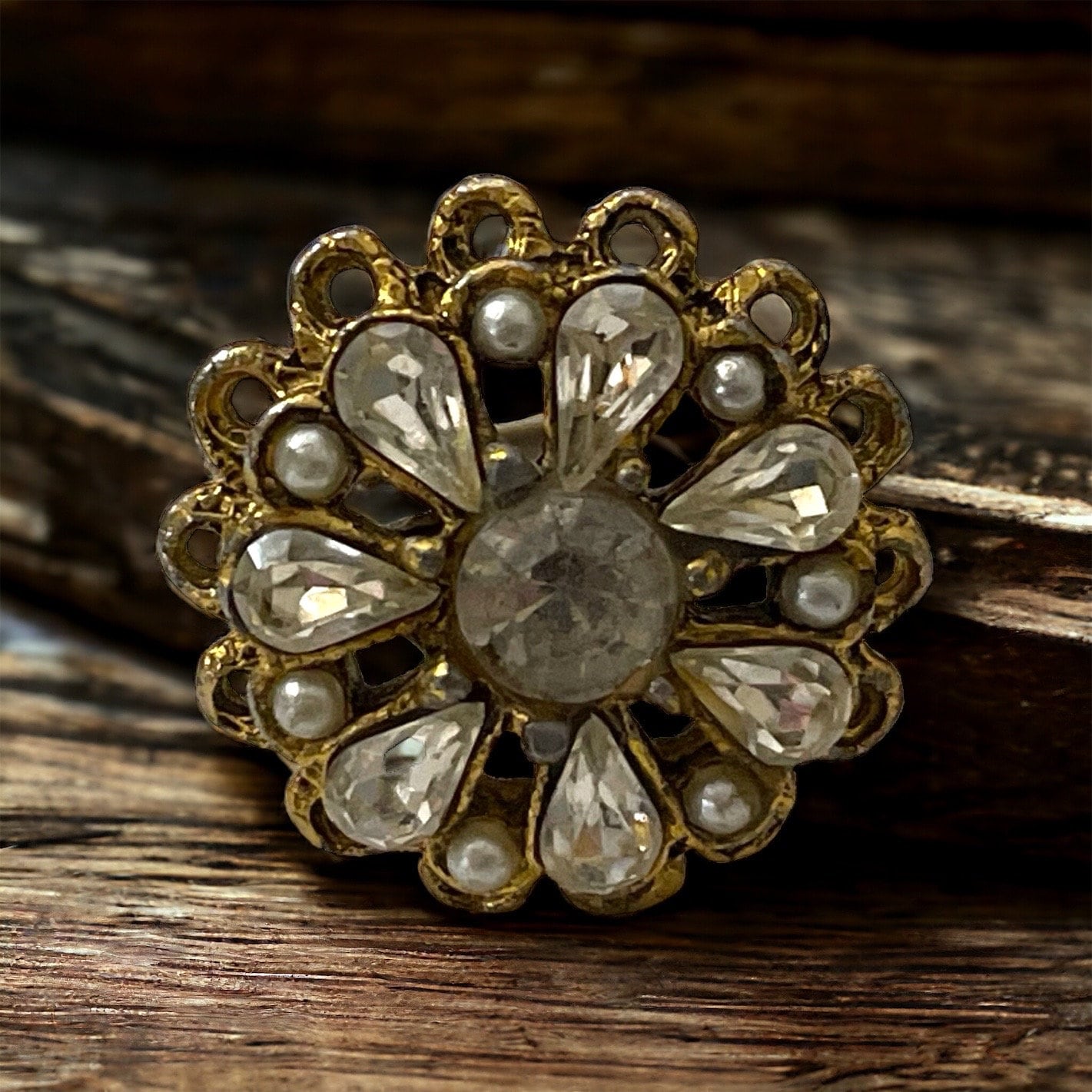 Beautiful and unique vintage ring - rhinestone teardrops and faux baby pearls - adjustable