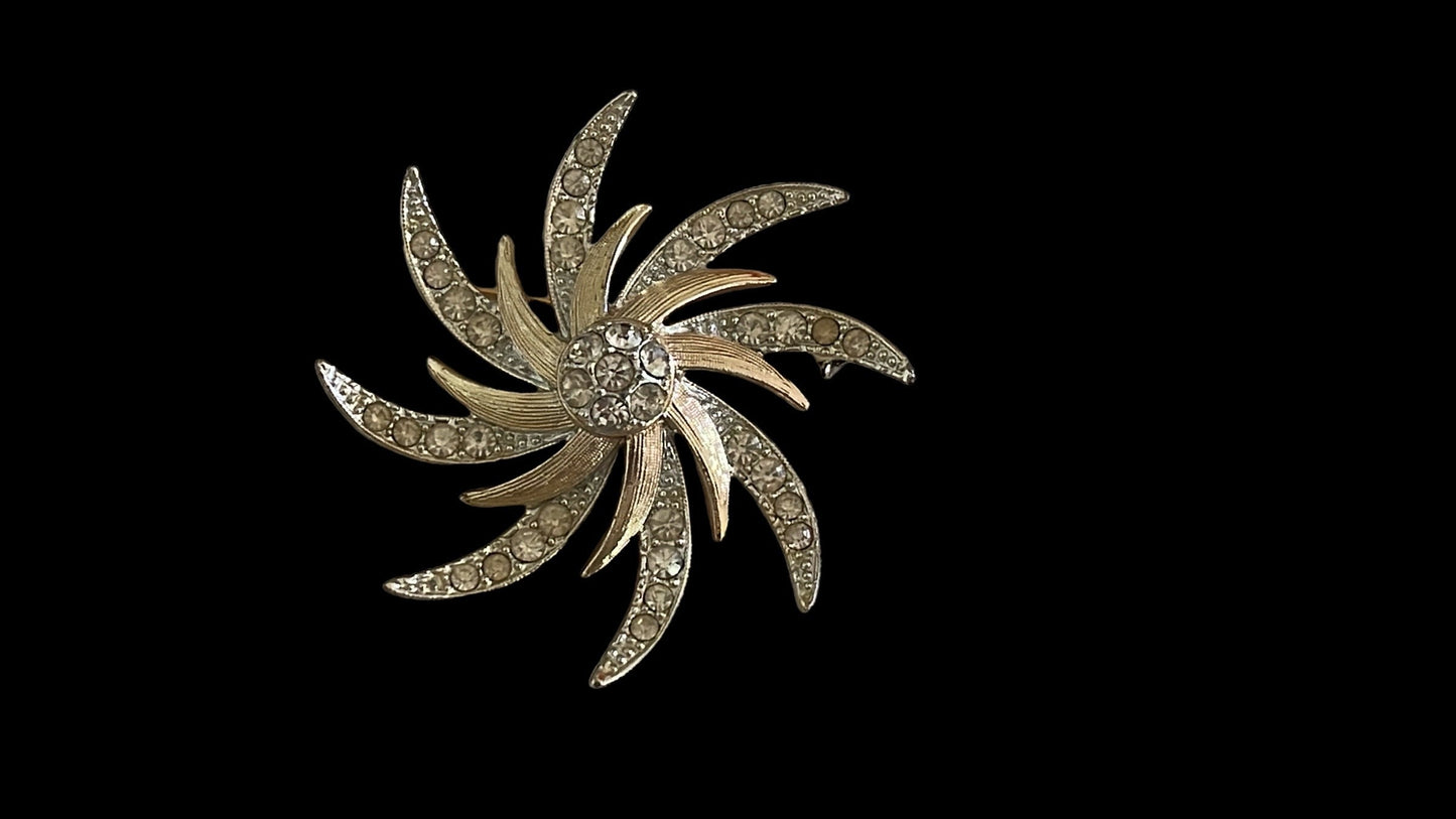 Stunning Sarah Coventry "pinwheel" pin and clip earring set - starburst