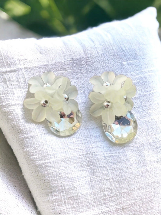 Stunning vintage rhinestone earrings with white lucite flowers - perfect for a wedding or for any ocassion