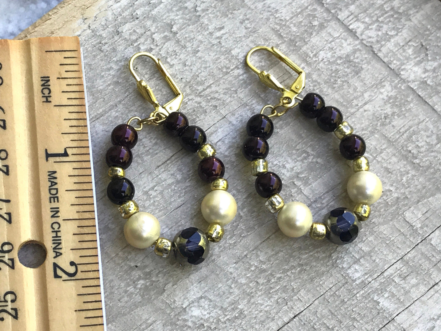 Beaded hoop vintage earrings - purple and pearl