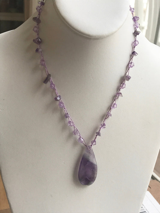 Stunning purple amethyst vintage necklace - lavender amethyst and gemstone chips