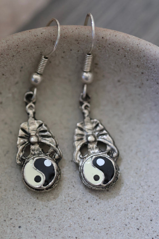 Small little enamel ying yang dangle earrings