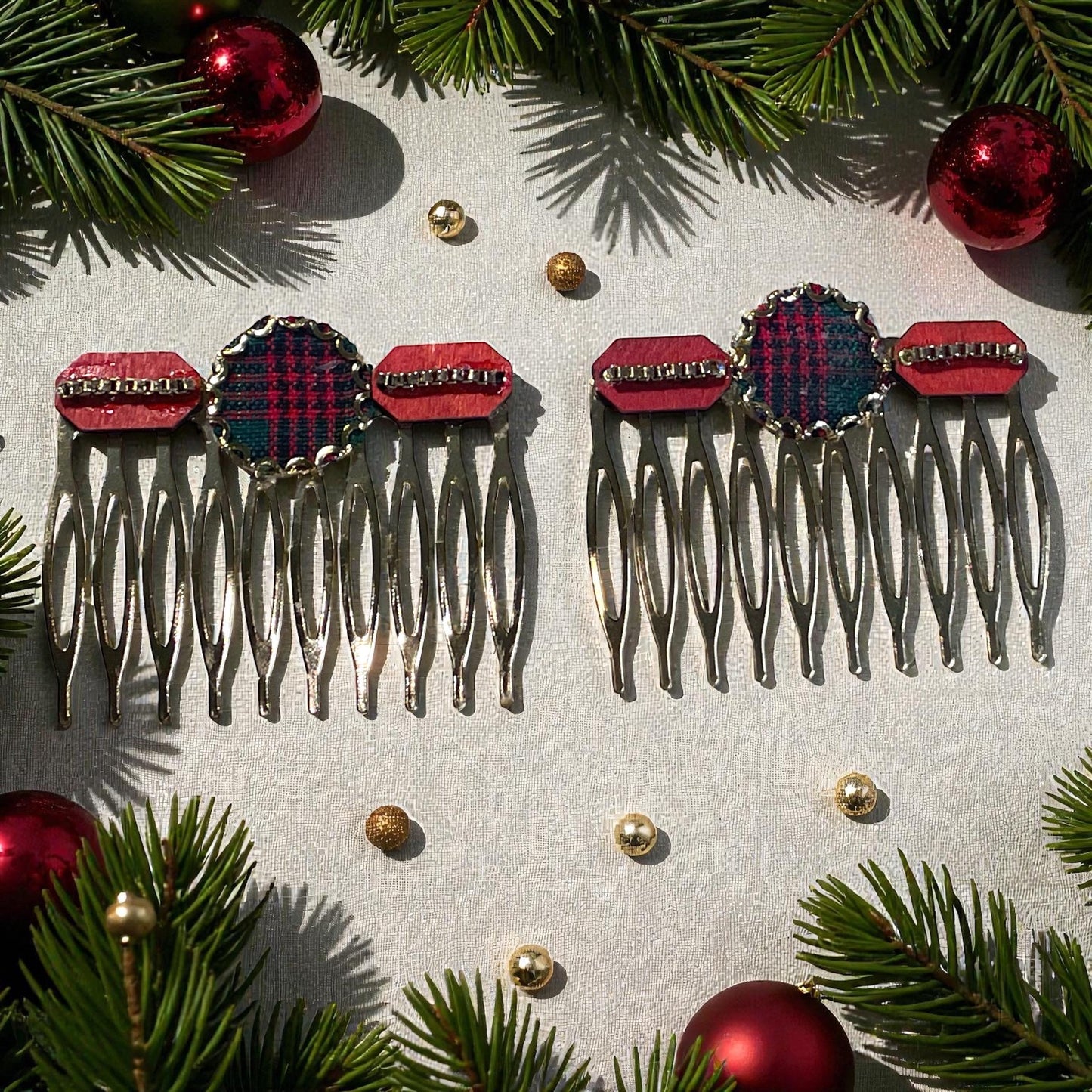 Handmade Christmas Hair Combs – Mixed Materials Holiday Hair Accessories with Tartan & Red Accents, Festive Winter Hair Clips (Set of 2)