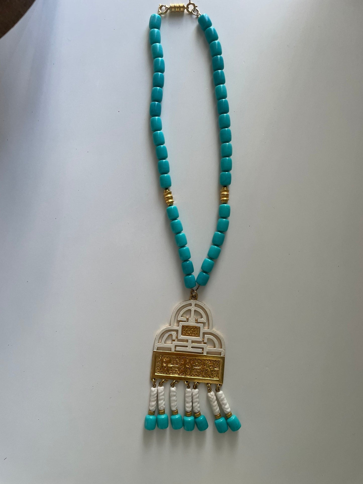 Stunning unique vintage asian necklace with Chinese? writing
