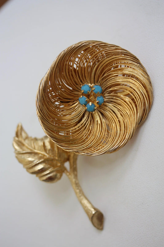 Stunning Vintage Gold Wire Wrapped Flower Turquoise Blue Rhinestone Brooch Pin
