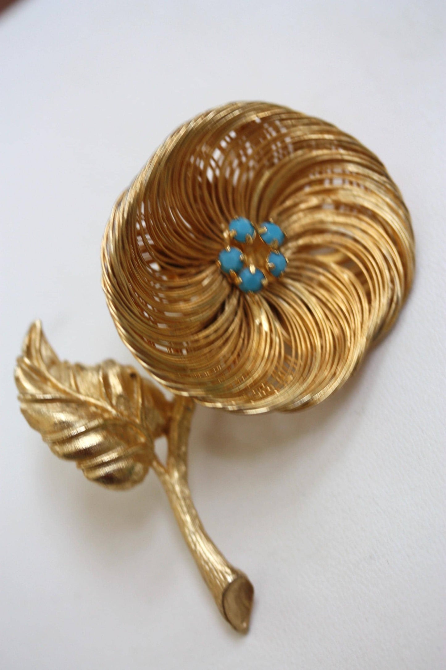 Stunning Vintage Gold Wire Wrapped Flower Turquoise Blue Rhinestone Brooch Pin