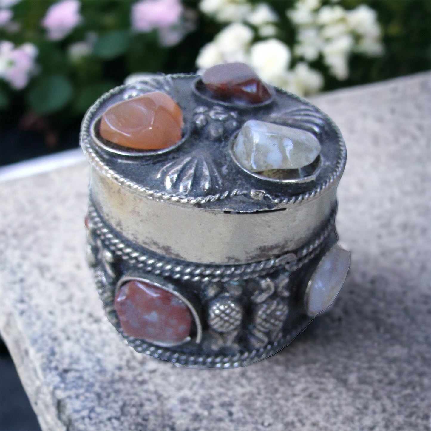 Stunning vintage Chinese hand made semi precious stone silver trinket box - ring box