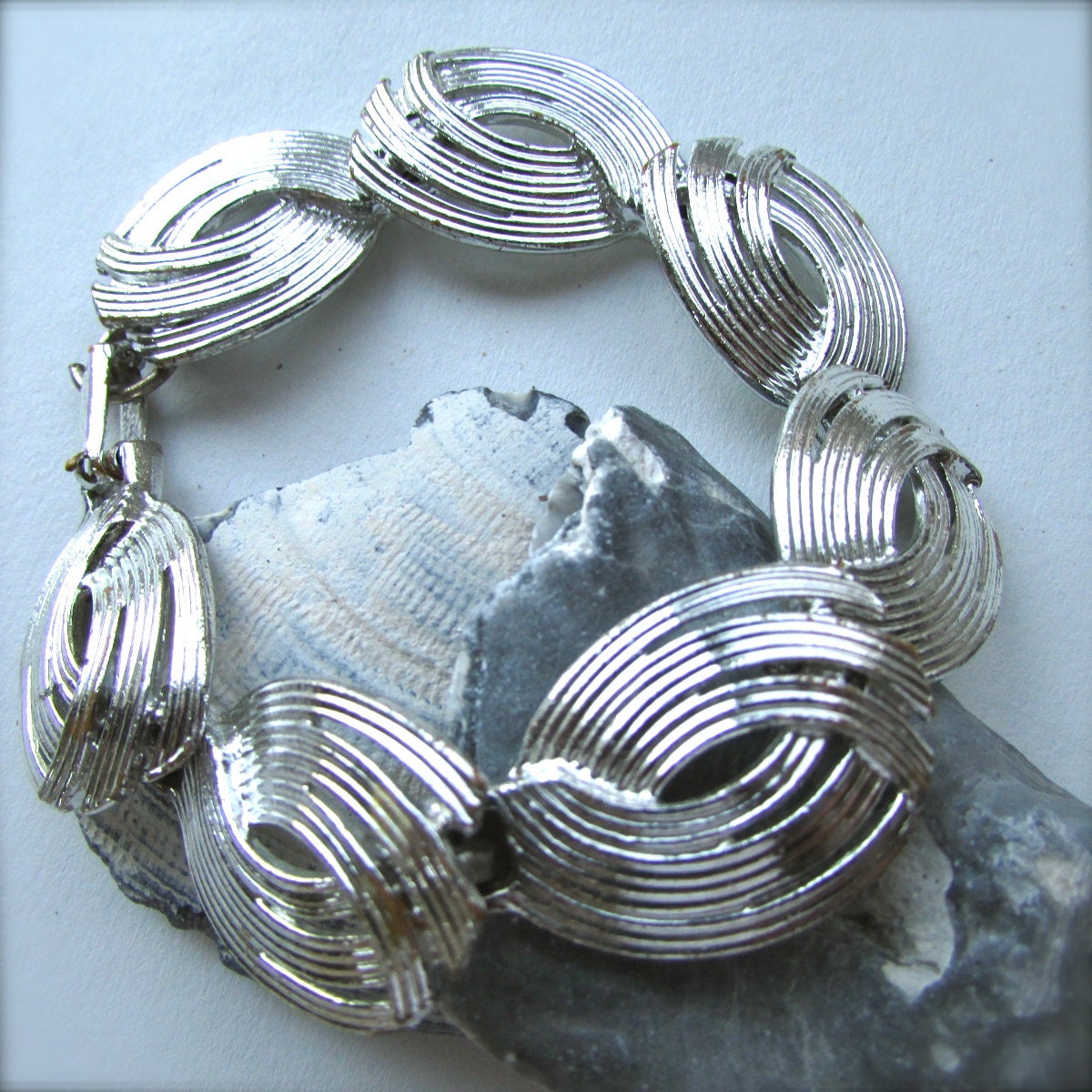 Oval panel bracelet - vintage - silvertone