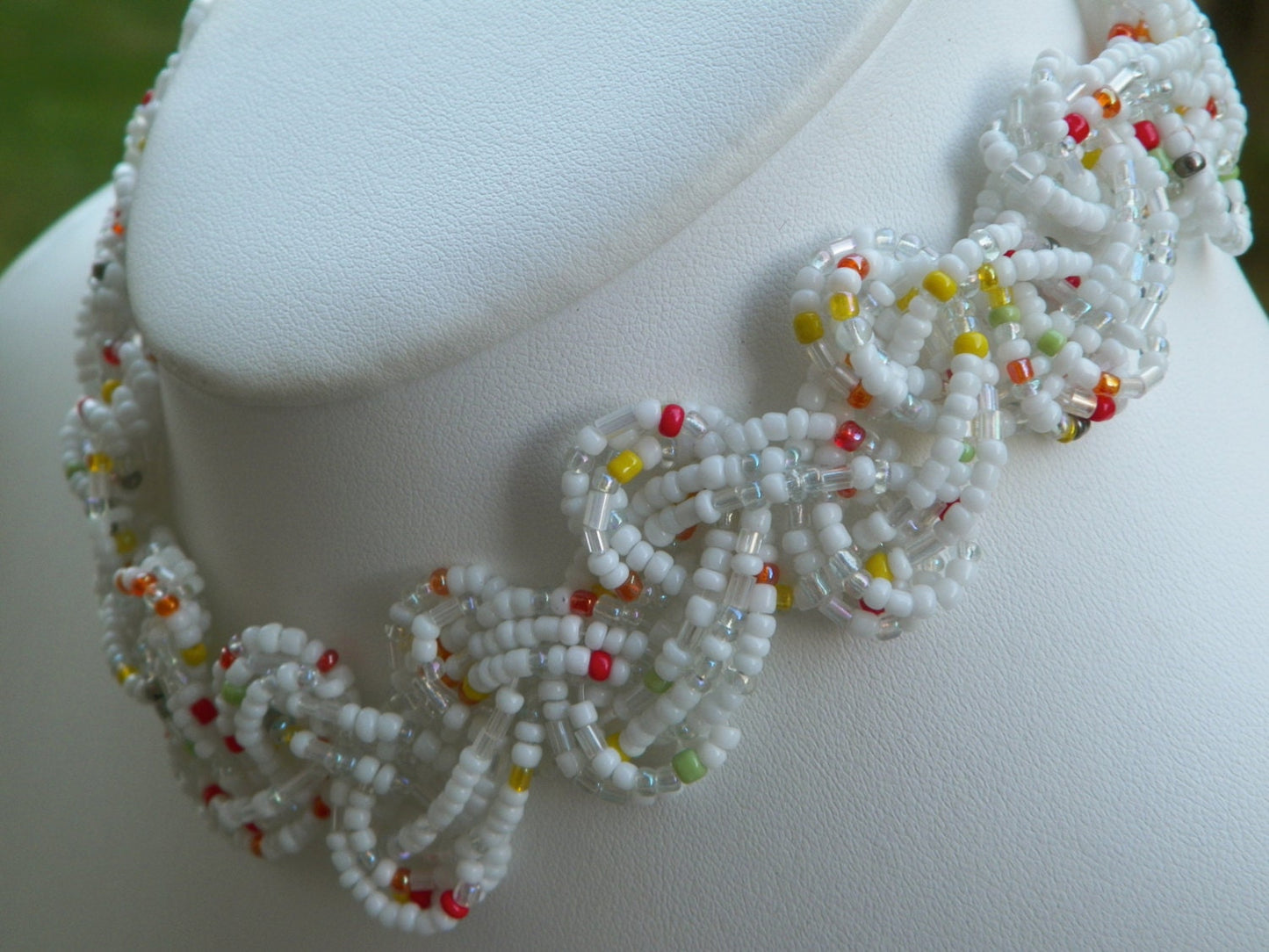 Stunning seed bead handmade vintage necklace