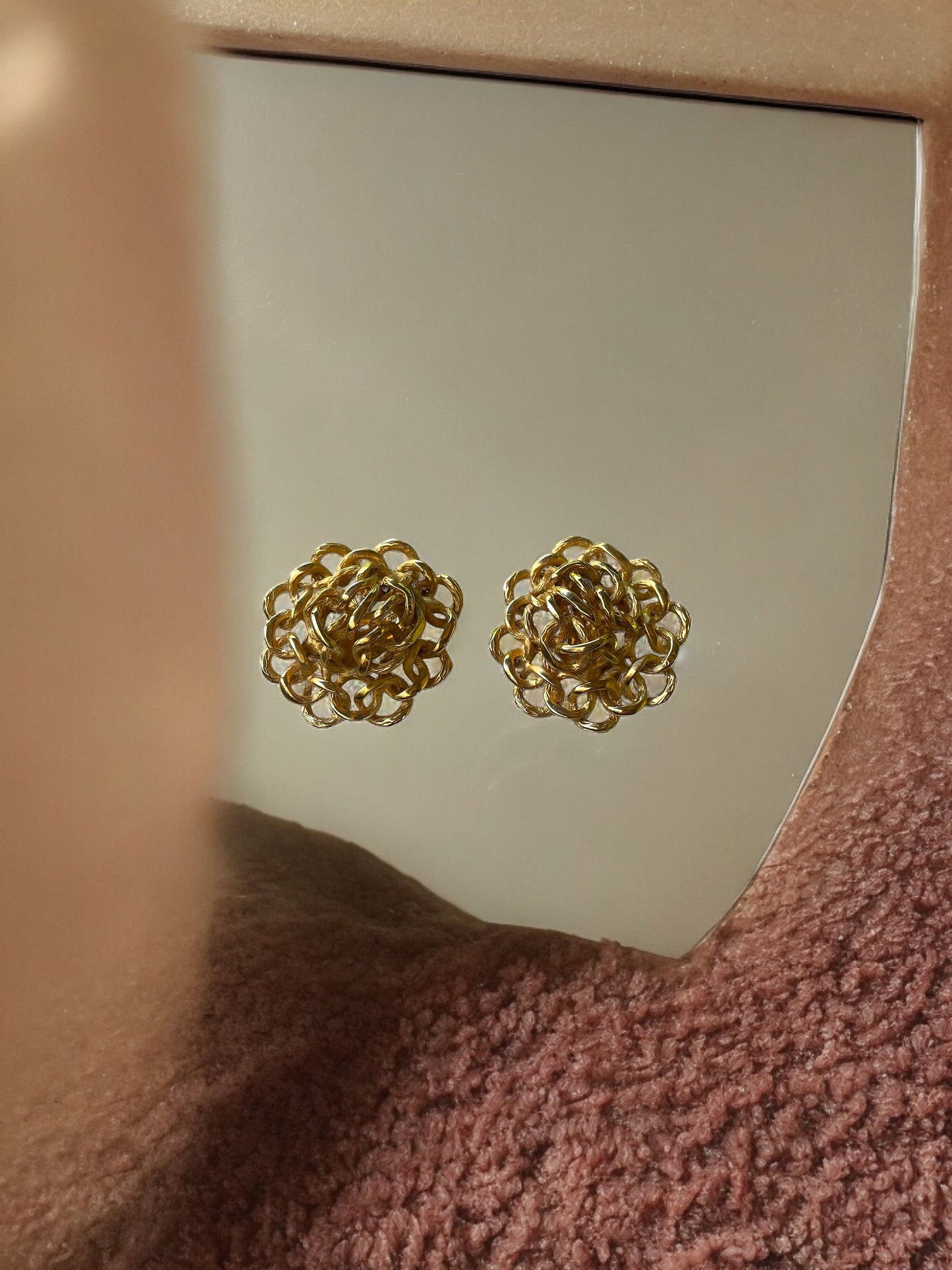 Vintage Fernando Originals FO Inc Gold Tone Clip On Earrings