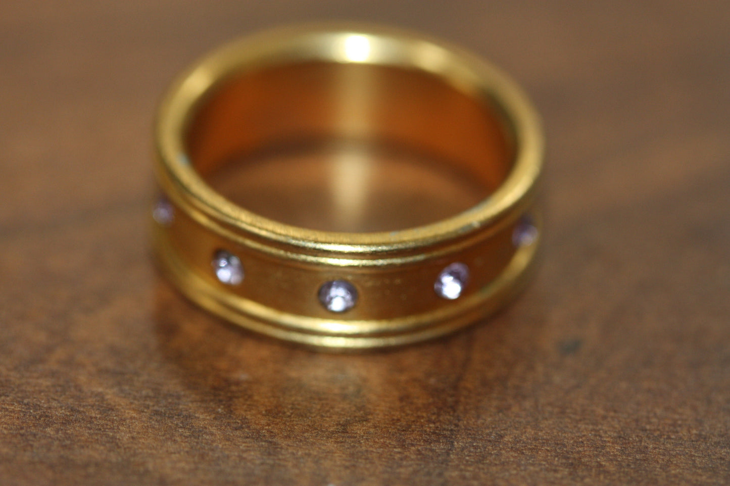 Stunning vintage costume ring