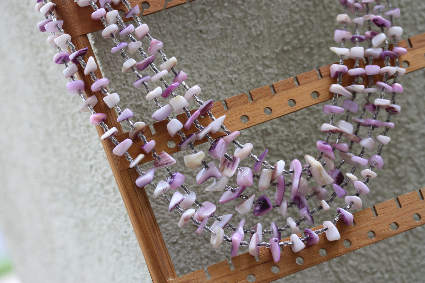 Stunning  5-stranded vintage necklace -  with purple lavender mother of pearl gemstone chips and silvertone glass seed beads - beach themed