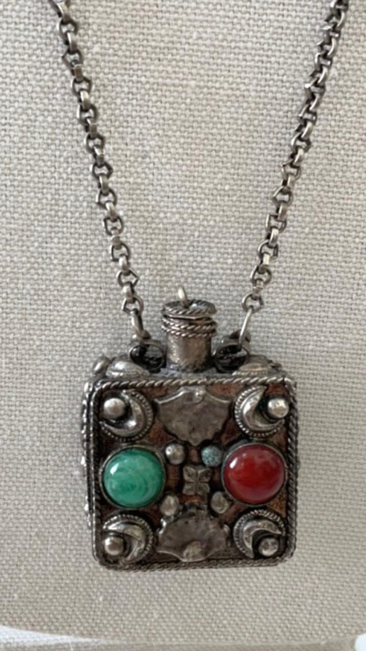 Stunning inlaid gemstone jeweled Tibetan Perfume Bottle Pendant Necklace, prayer box, snuff bottle