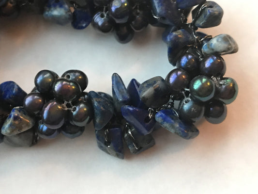 Absolutely stunning blue pearl and gemstone chips vintage necklace