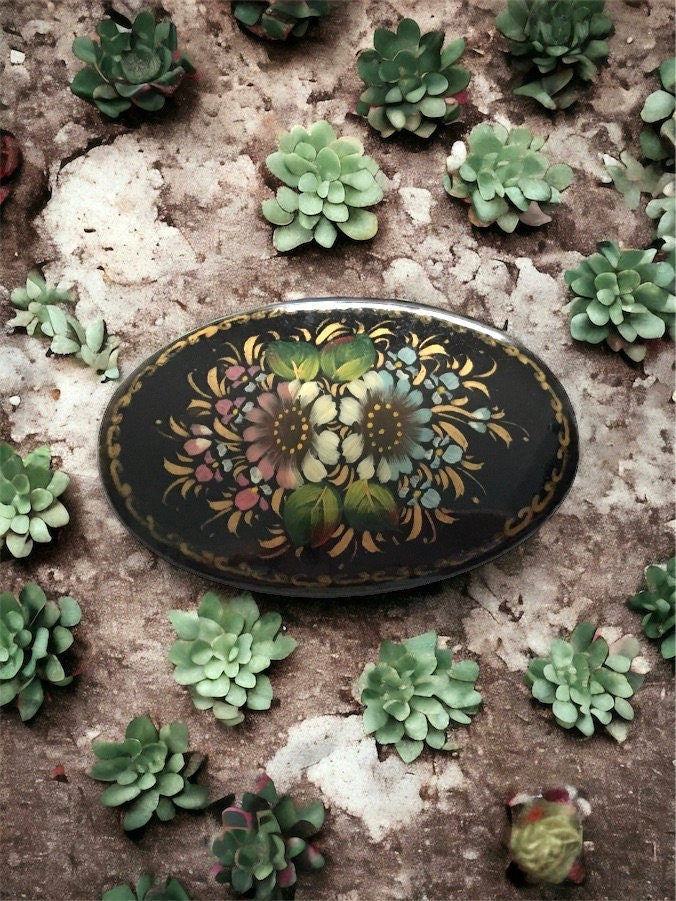 Stunning handpainted and signed VINTAGE RUSSIAN PIN