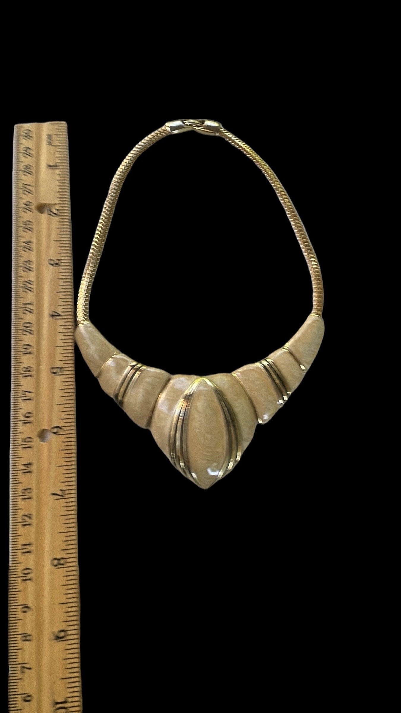 Stunning cream and gold enamel vintage necklace