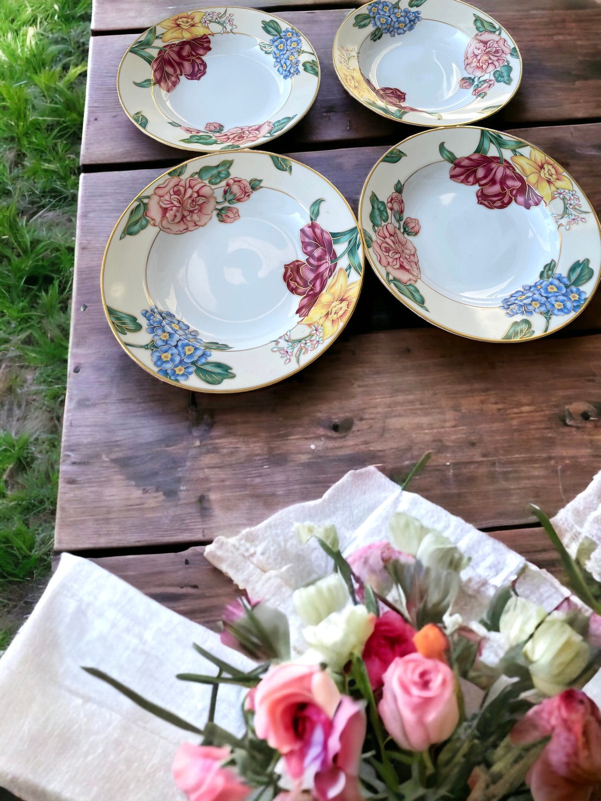 Fitz and Floyd stunning Bariolage Des Fleurs - fine porcelain large rimmed soup bowls