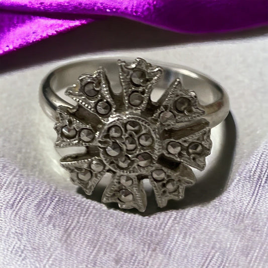 Stunning vintage marcasite ring - adjustable