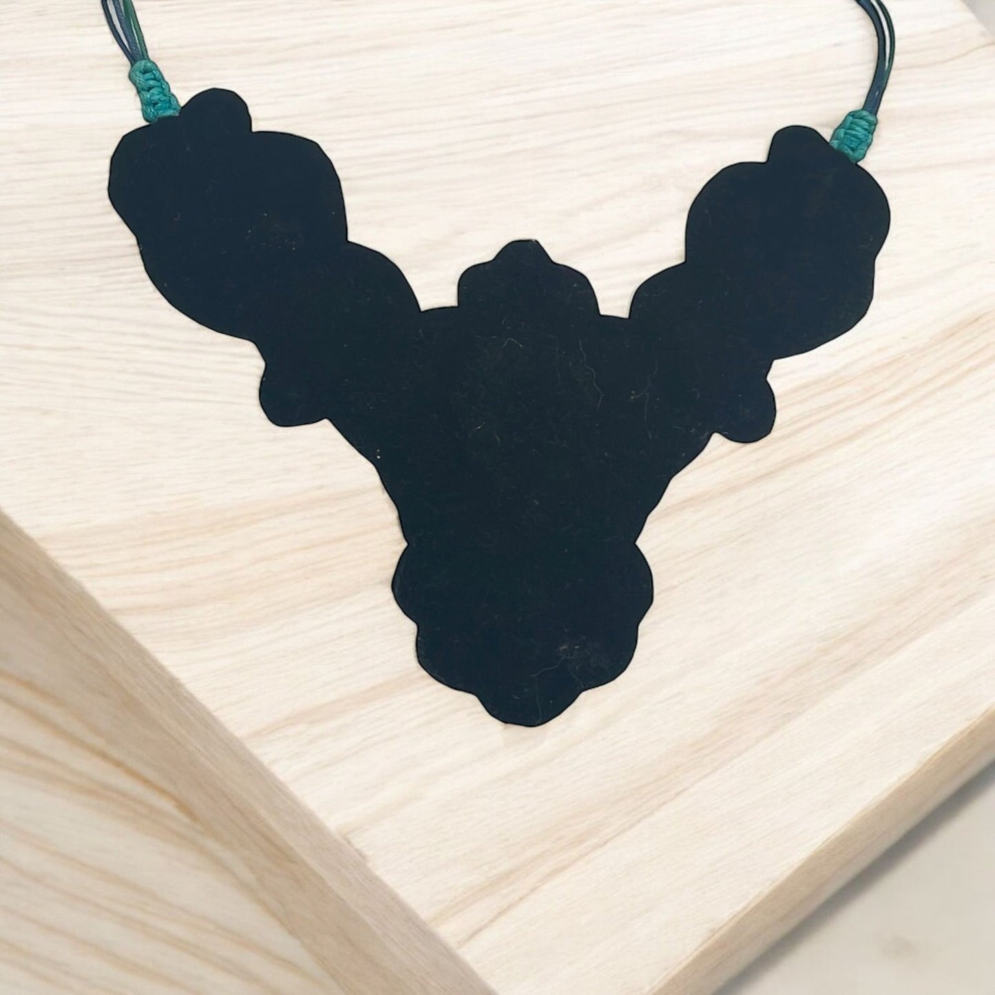 Stunning beadwork necklace with velvet felt backing