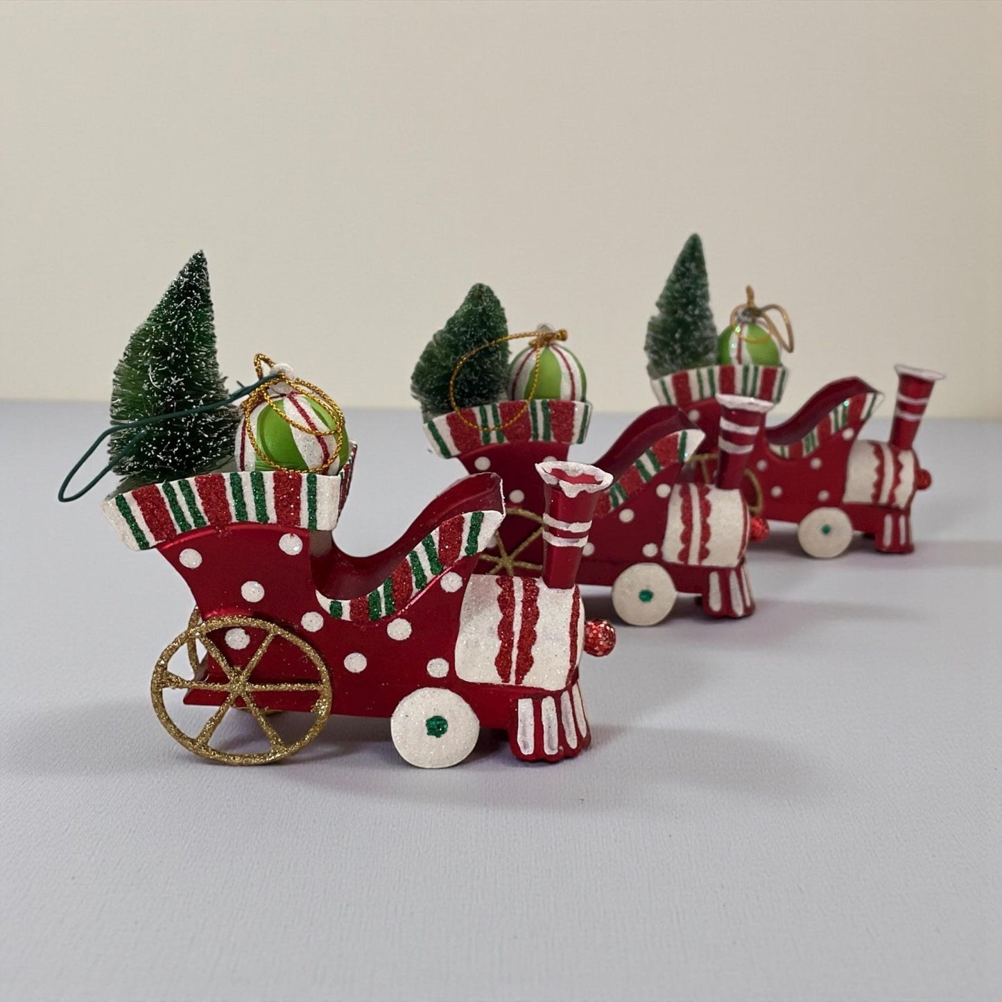 Set of 3 Metal Train Christmas Ornaments – Red Holiday Train Decor with Trees & Gifts – Festive Christmas Tree Decorations